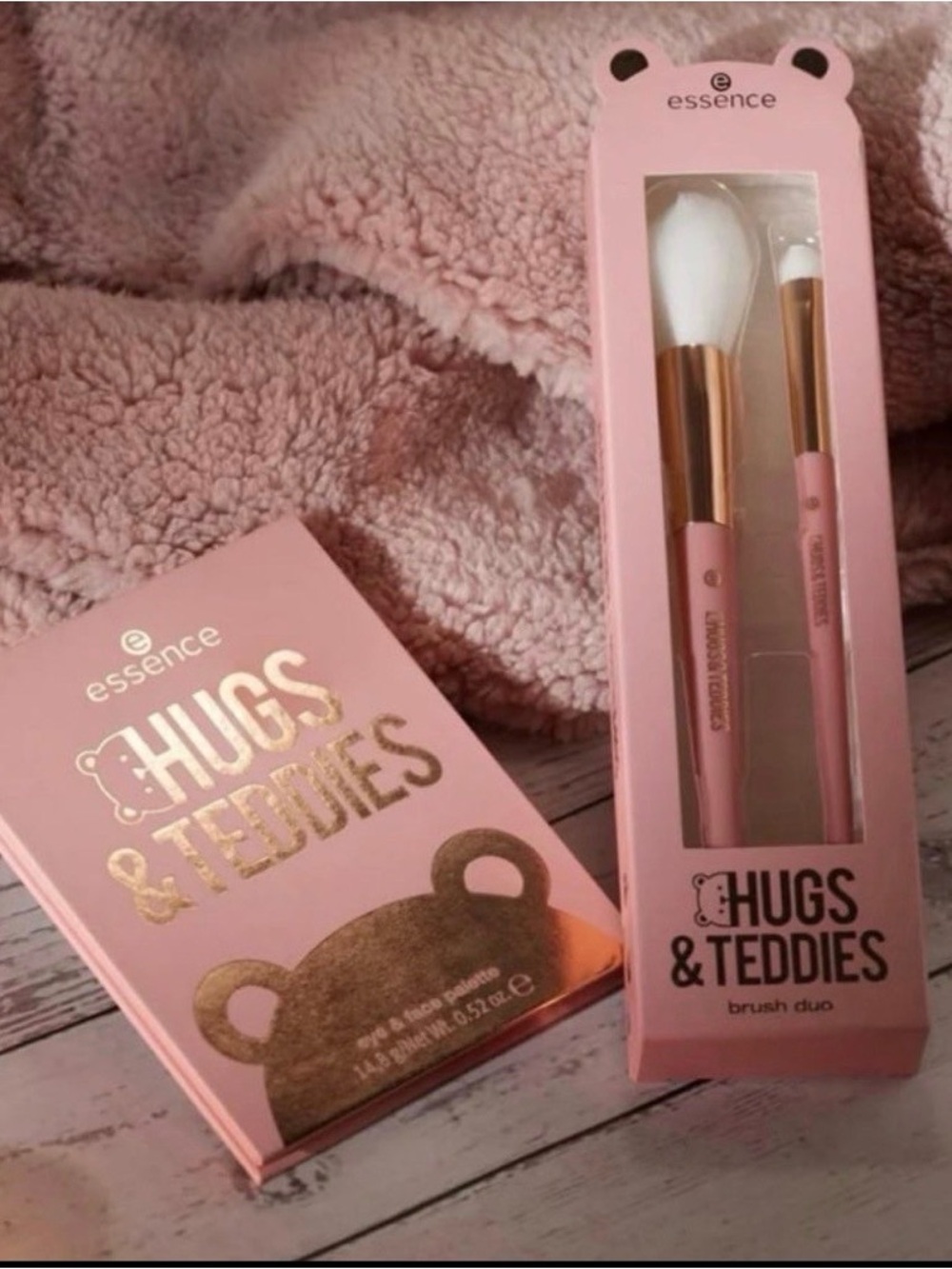 Essence Hugs & Teddies Eye & Face Palette w/2pc Makeup Brush Set